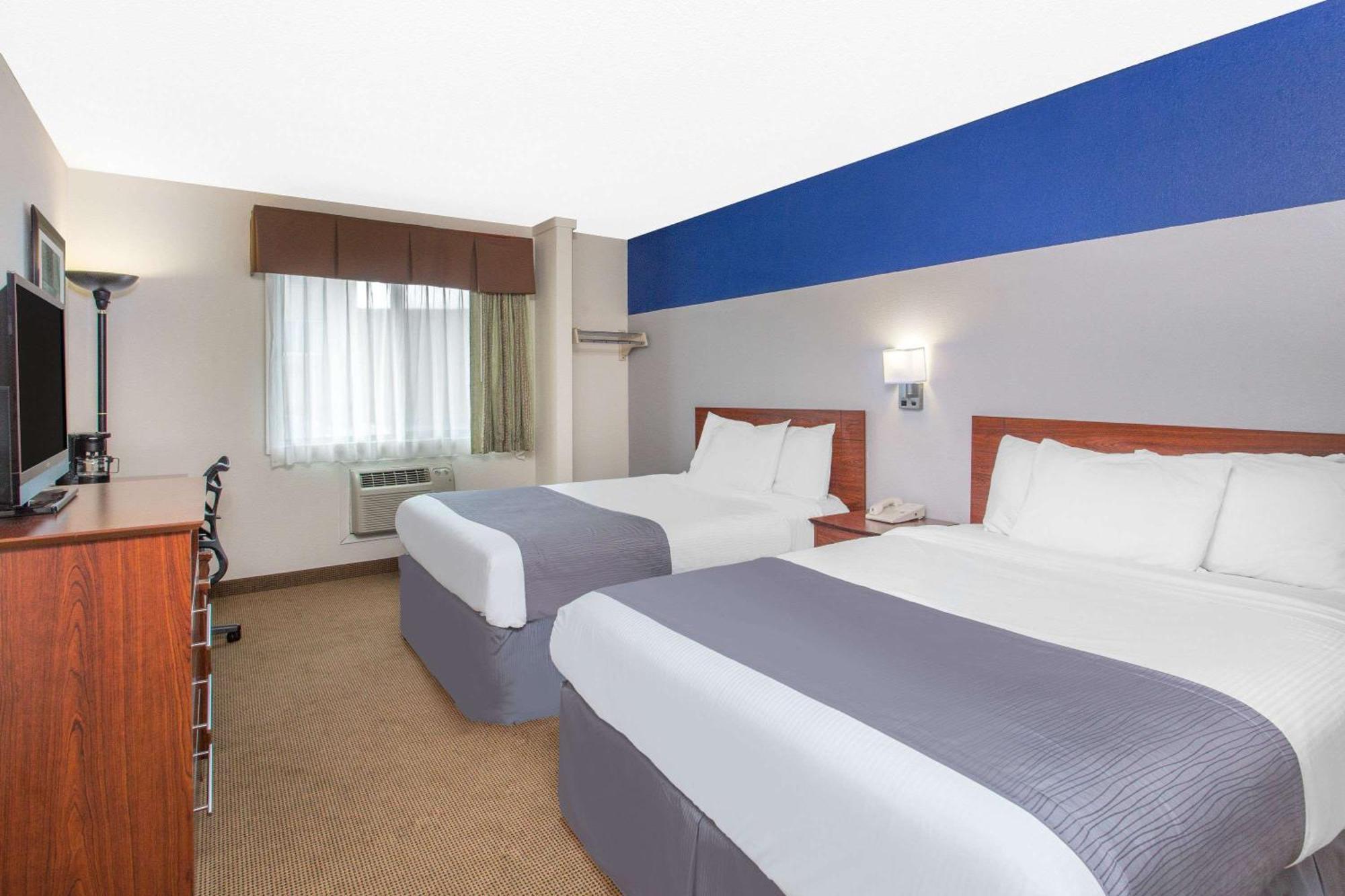 Queen Room Two Queen Beds Non-Smoking