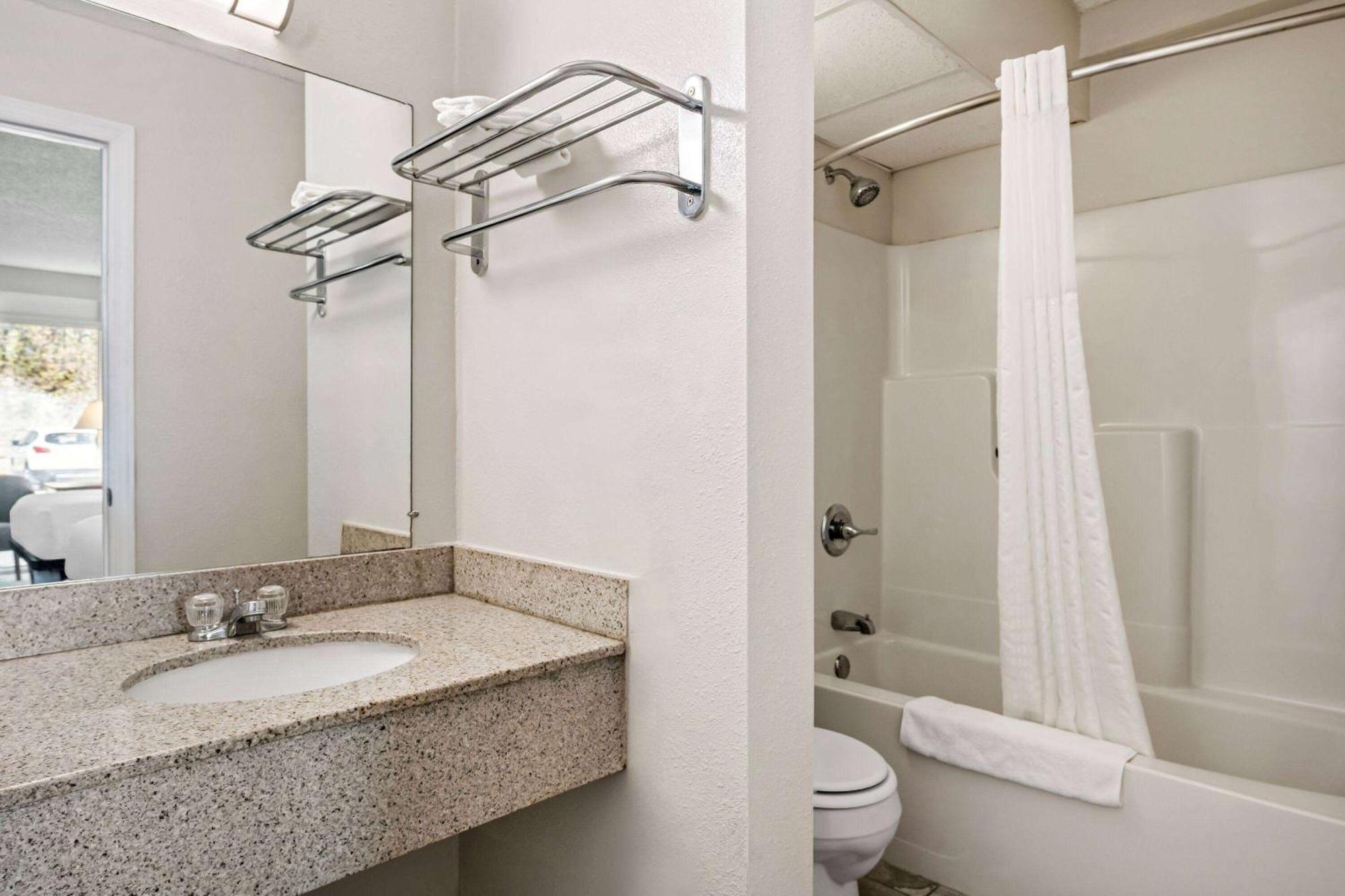 Deluxe Double Room Two Double Beds Non-Smoking