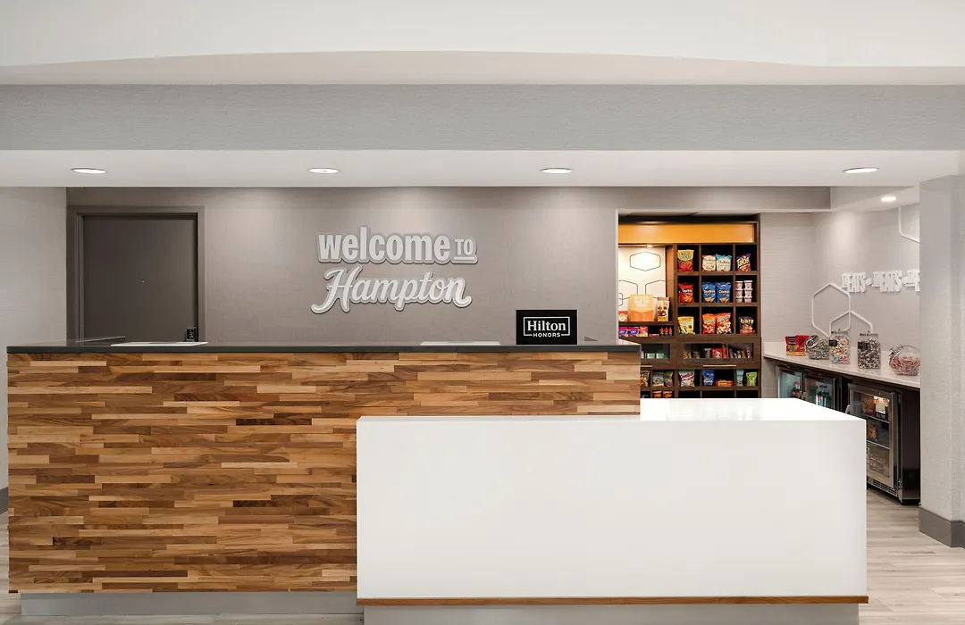 Hampton Inn Dubuque-1