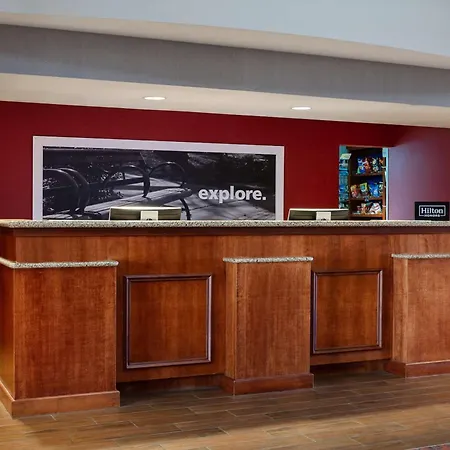 Hampton Inn Dubuque-3